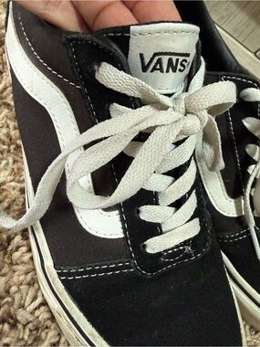 Vans Ward Black and White Low-Top Skate Sneakers (7ladies)